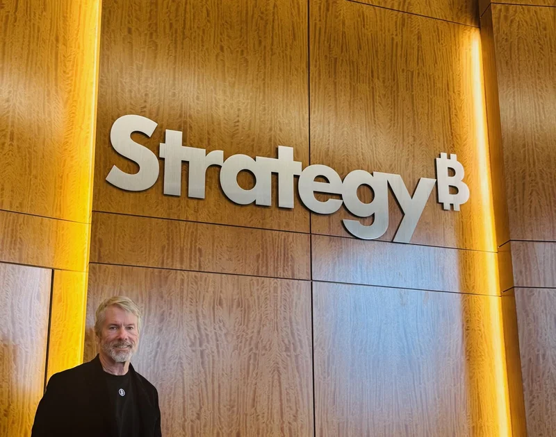 Saylor's Strategy: Bitcoin's Key? Or a Dangerous Bet? - r/Bitcoin is shook!